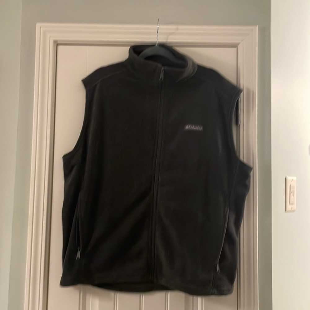 Columbia men’s fleece vest